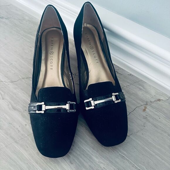 Karen Scott Penzy, black pumps. - Picture 3 of 7